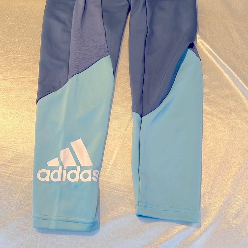 NWT Adidas leggings - size L - Picture 4 of 4